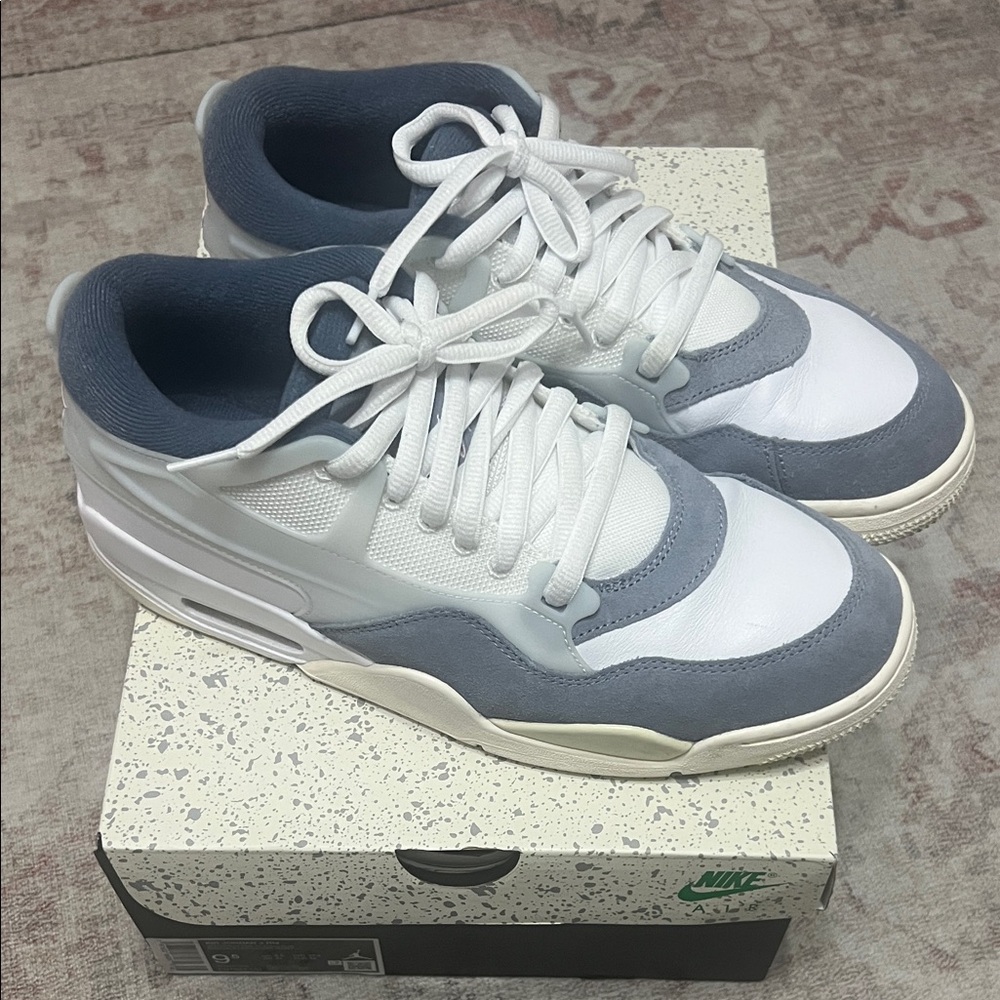 Nike Men's White and Blue Sneakers